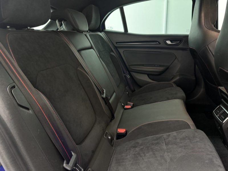 RENAULT MEGANE IV R.S LINE BVA 140ch - CarPlay / Sono Bose / Affichage tête haute - Garantie 12 mois