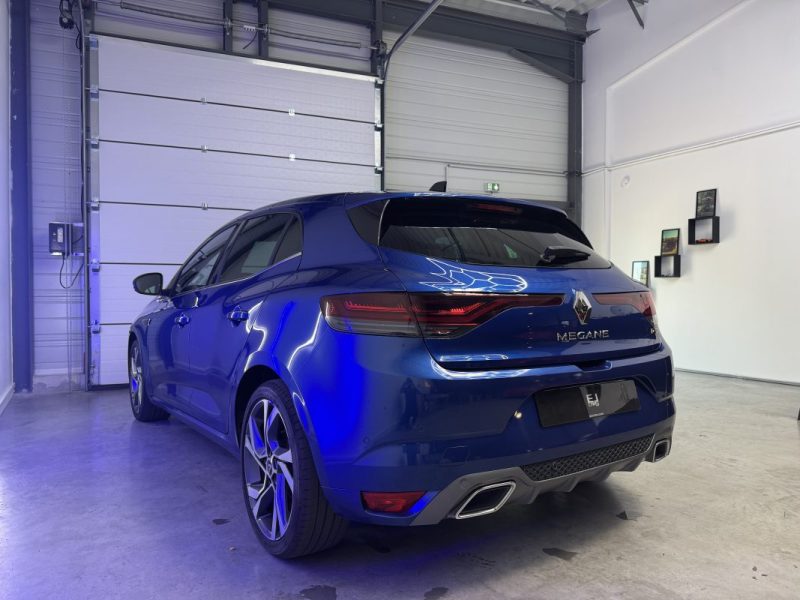 RENAULT MEGANE IV R.S LINE BVA 140ch - CarPlay / Sono Bose / Affichage tête haute - Garantie 12 mois