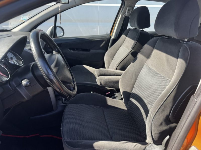 PEUGEOT 207 1.4 HDI 70 PREMIUM 2007