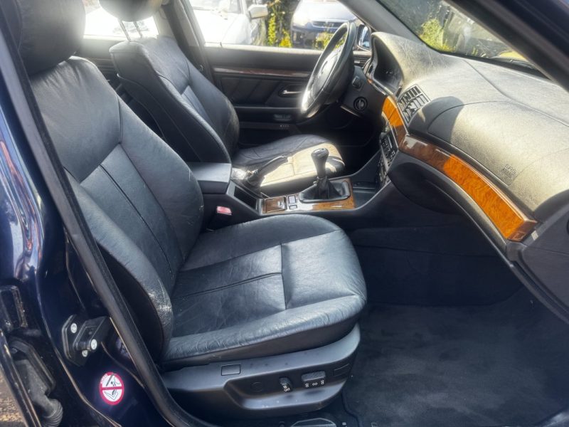 B.M.W. SERIE 5 530D PREFERENCE 2001