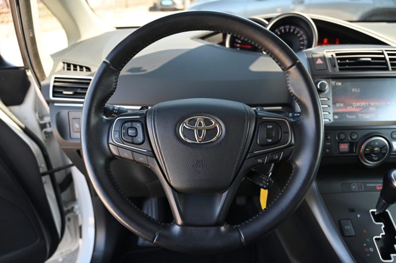 TOYOTA VERSO 1.8 VVTI 147ch DYNAMIC CVT 11/2017