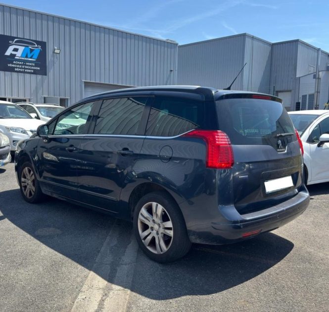 PEUGEOT 5008 7PLACES 1.6 BLUE HDI 120 CV ALLURE 2015 GARANTIE 