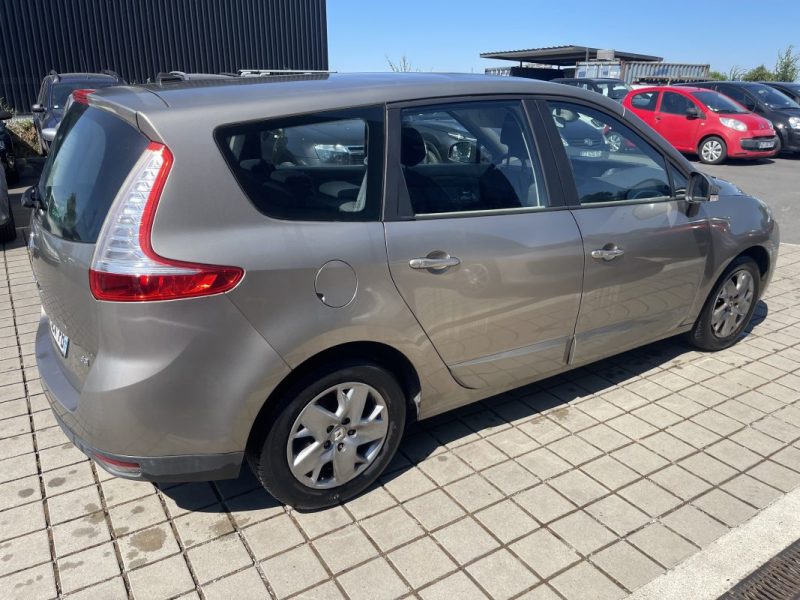 RENAULT GRAND SCENIC 3 1.5 DCI 110CH FAP ECO2 EXPRESSION 7P 2011