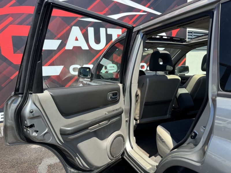 NISSAN X-TRAIL 2.2 DI 4X4 2184CM3 114CV  2003