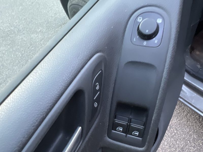 SUPERBE VOLKSWAGEN GOLF VI 2.0 TDI 140 BOITE AUTOMATIQUE