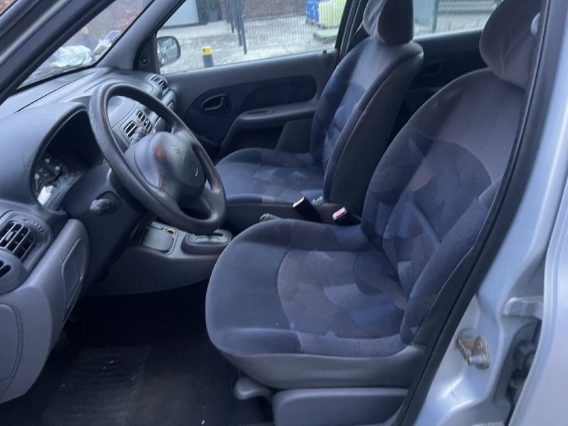 JOLIE RENAULT CLIO II 1.6 RXE BOITE AUTOMATIQUE