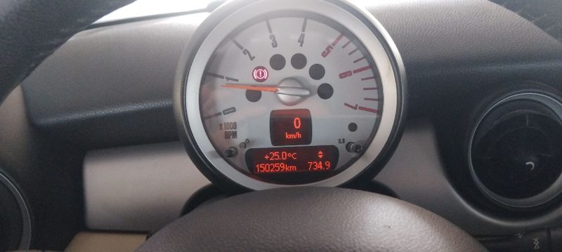 MINI COOPER D 1.6 DIESEL 110 CV AN 2009 150 KM PROPRE