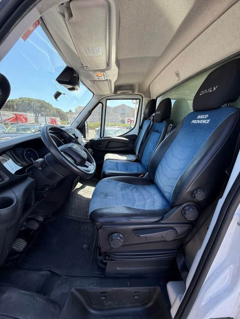 IVECO 35C16 DAILY CAMION CAISSE HAYON 3L 160CV 2021