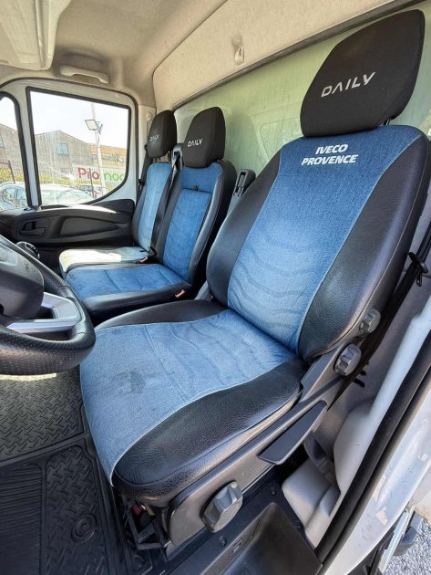 IVECO 35C16 DAILY CAMION CAISSE HAYON 3L 160CV 2021