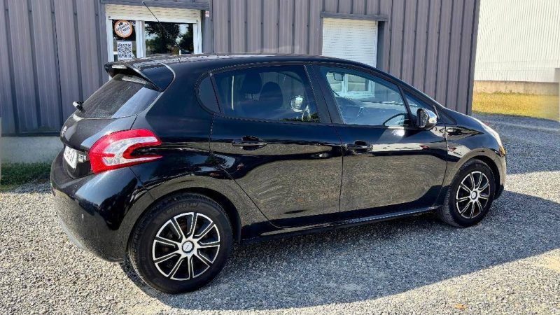 PEUGEOT 208 1.6 E-HDI 92 CH BVM5 STYLE STYLE  2015