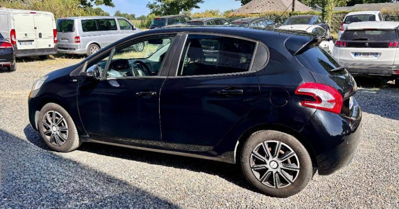 PEUGEOT 208 1.6 E-HDI 92 CH BVM5 STYLE STYLE  2015