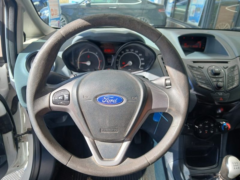 FORD FIESTA  1.4  TDCI 68 cv socièté  2010
