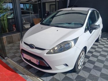 FORD FIESTA  1.4  TDCI 68 cv socièté  2010