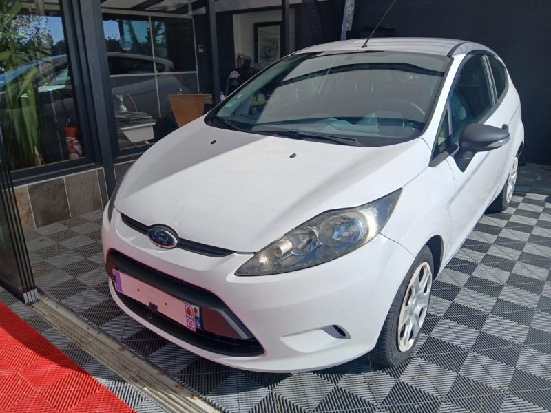 FORD FIESTA  1.4  TDCI 68 cv socièté  2010