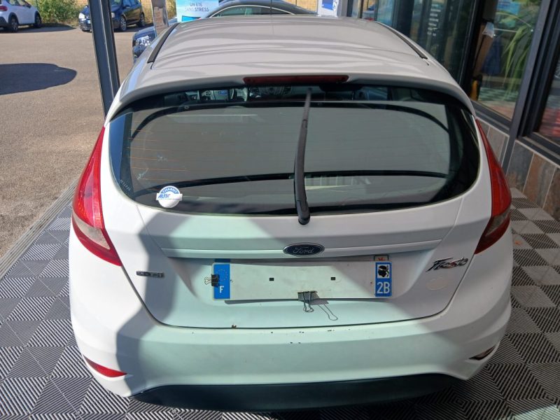 FORD FIESTA  1.4  TDCI 68 cv socièté  2010