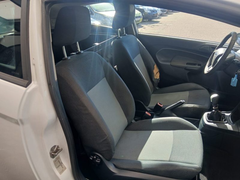FORD FIESTA  1.4  TDCI 68 cv socièté  2010