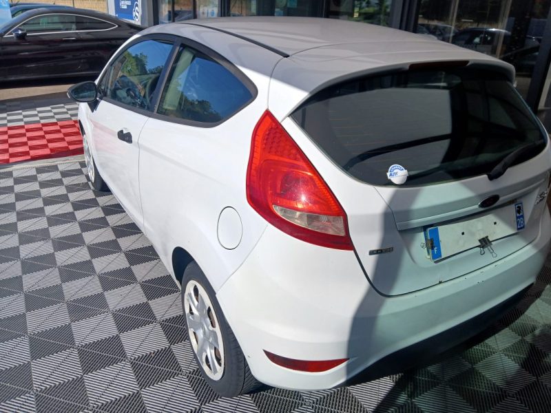 FORD FIESTA  1.4  TDCI 68 cv socièté  2010