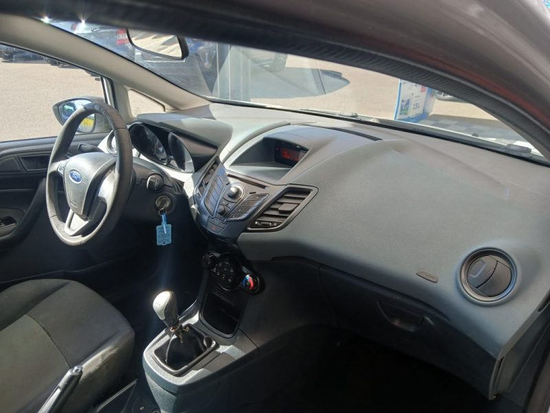 FORD FIESTA  1.4  TDCI 68 cv socièté  2010
