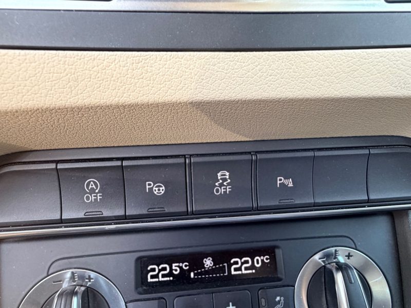 AUDI Q3 2.0 TDI 140CH AMBITION LUXE 140MKM