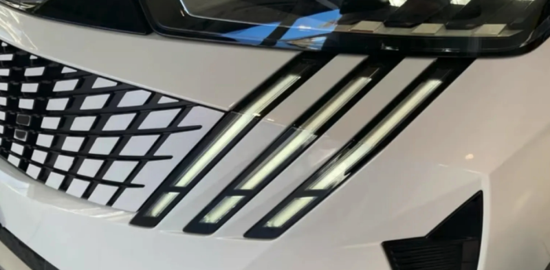 PEUGEOT 3008 GT (1.2 HYBRID 145 GT, SOUND- & AIR-DRIVE-ASSIST) 2026