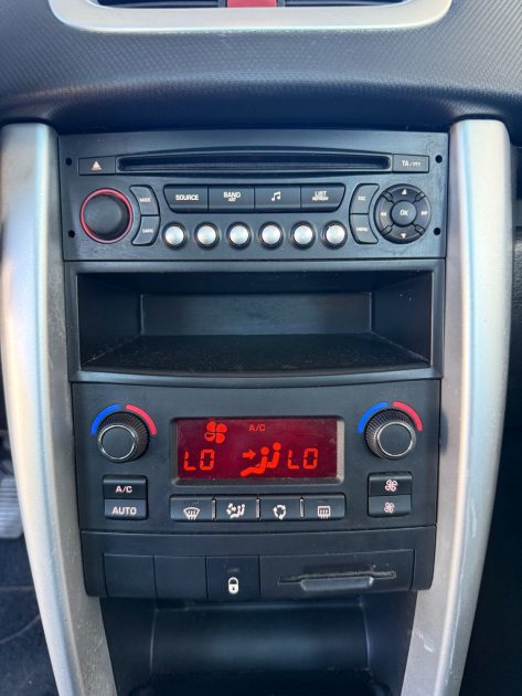 Peugeot 207 1.6 Hdi 92ch Premium