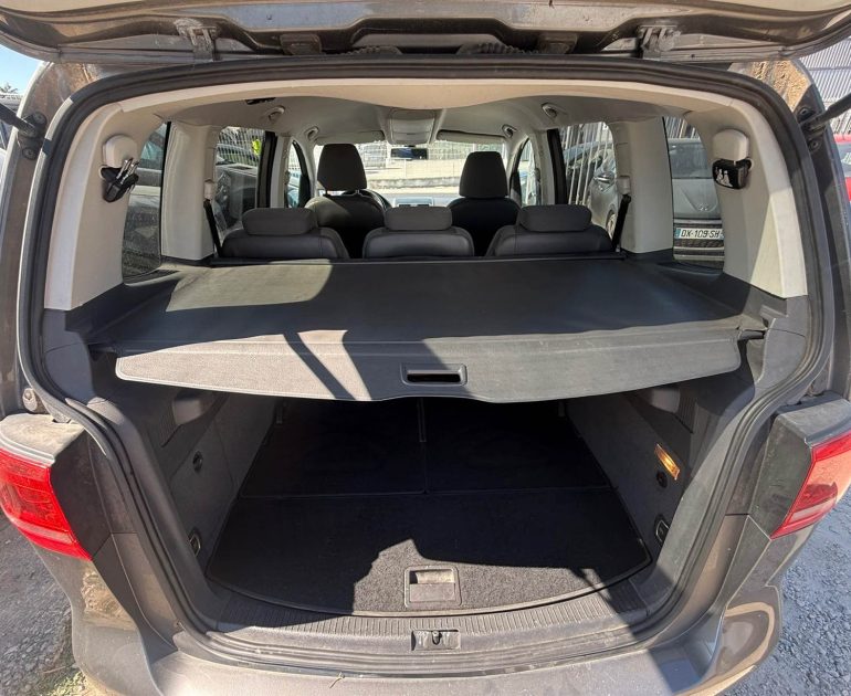 Volkswagen Touran 1.6 TDI 105 7 Place 