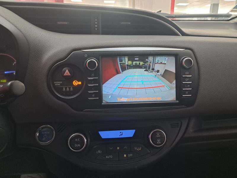 TOYOTA YARIS FRANCE BUSINESS 100cv HYBRIDE/1 ERE MAIN/TVA RECUPERABLE