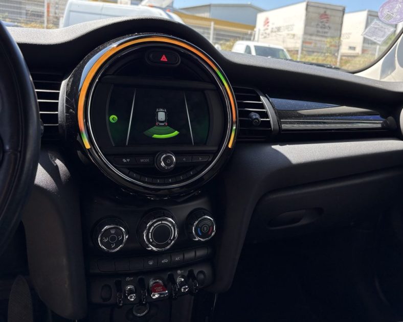 Mini One (F56) One 102ch 2018 — ENTRETIEN COMPLET - Toit Ouvrant - Carplay