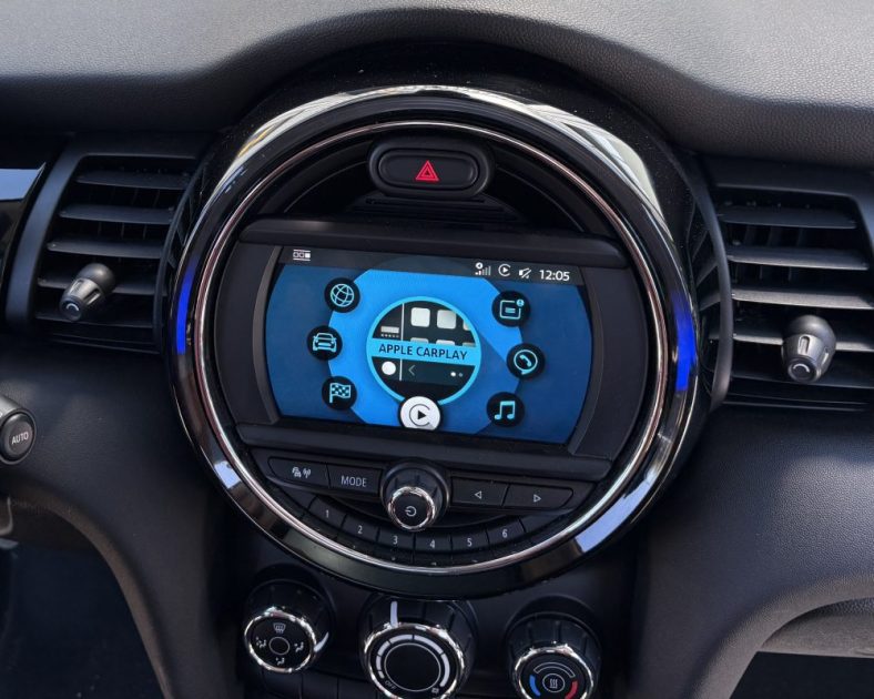 Mini One (F56) One 102ch 2018 — ENTRETIEN COMPLET - Toit Ouvrant - Carplay