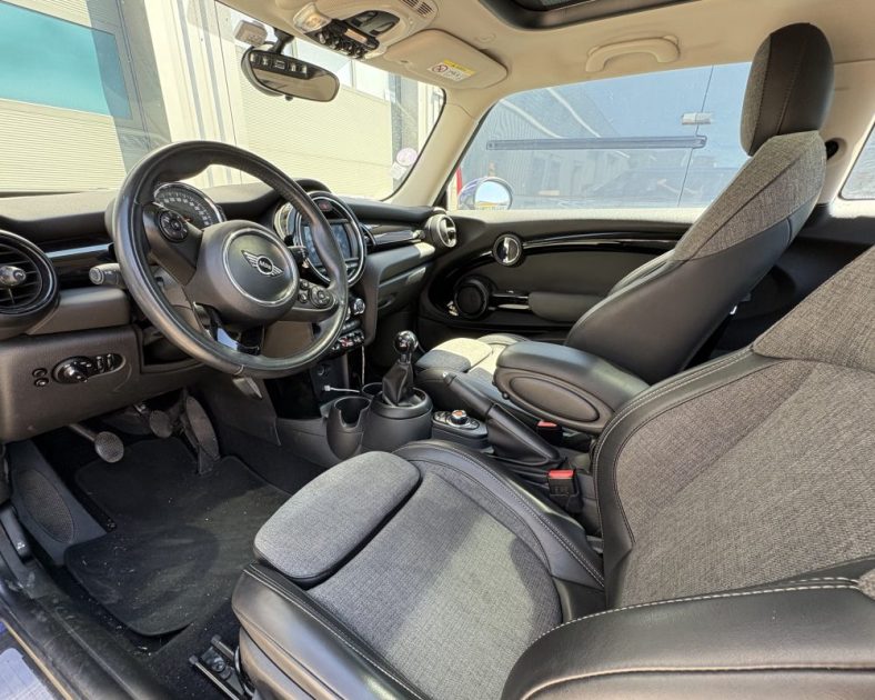 Mini One (F56) One 102ch 2018 — ENTRETIEN COMPLET - Toit Ouvrant - Carplay