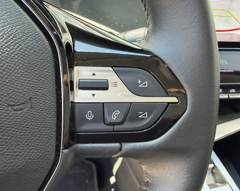 ÉTAT NEUF - PEUGEOT 308 - 3 1.5 BLUEHDI 130 ch -ALLURE - Boite Automatique - FULL