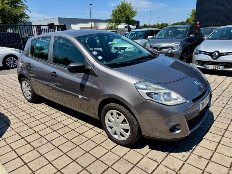 RENAULT CLIO III 1.2 75CH ALIZÉ ZEN 2013