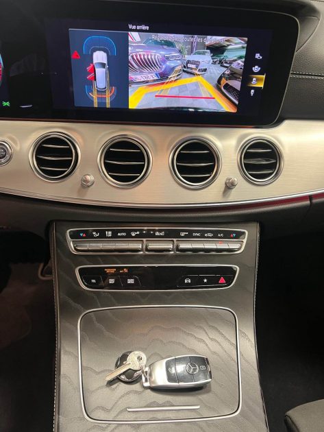 MAGNIFIQUE MERCEDES CLASSE E 200 EQ BOOST BREAK PACK AMG 2.0 197CH (SIÈGES CHAUFFANTS, CAMERA RECUL)