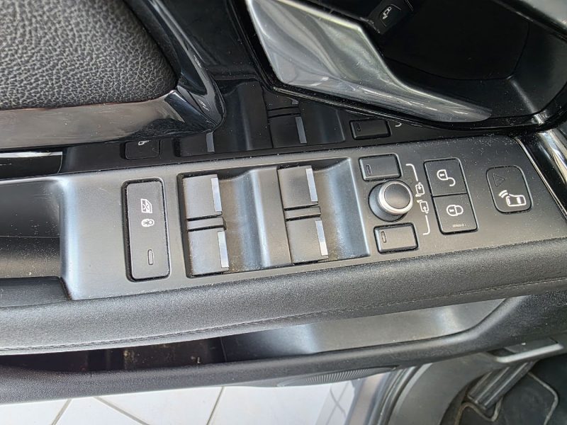 LAND ROVER RR EVOQUE D150 AWD BA ANNEE 2020 99250KM GARANTIE [1] AN