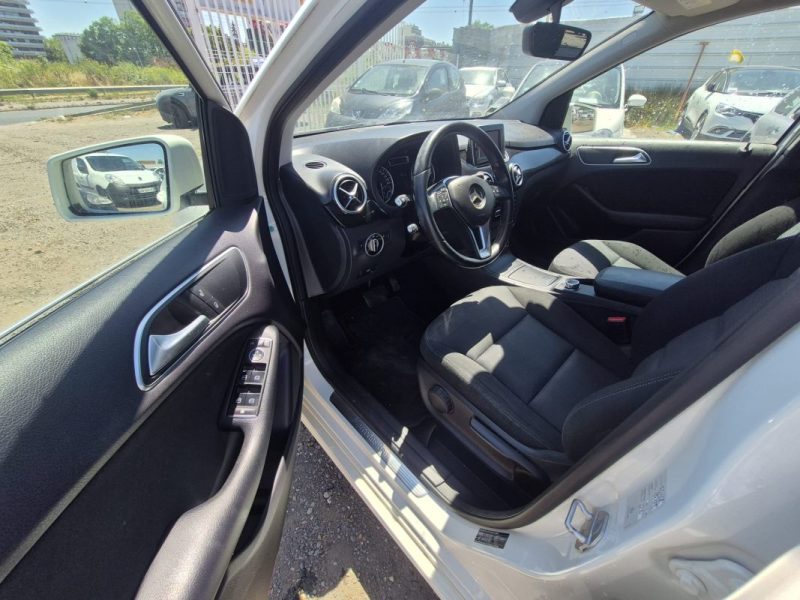 MERCEDES-BENZ Classe B  180 CDi 1.5 CDi 8V 7G-DCT 109 cv Boîte auto BON Etat