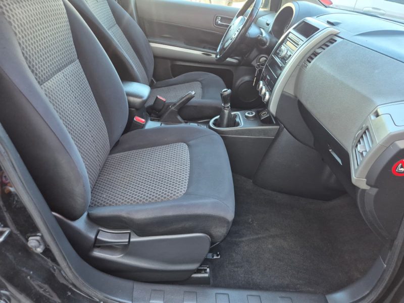 NISSAN X-TRAIL (T31)  2008