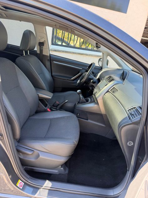 TOYOTA VERSO 112 D-4D SKYVIEW