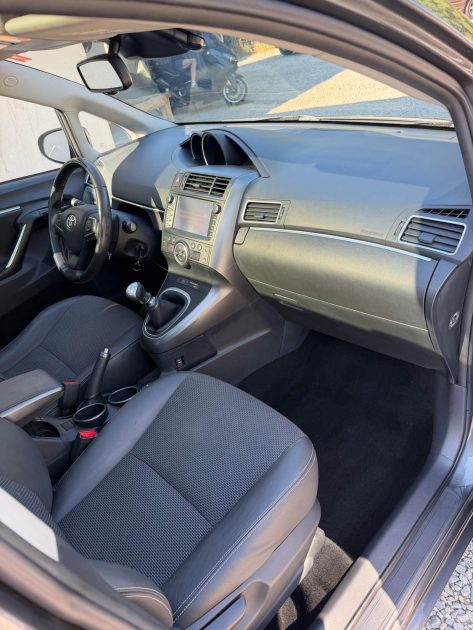 TOYOTA VERSO 112 D-4D SKYVIEW