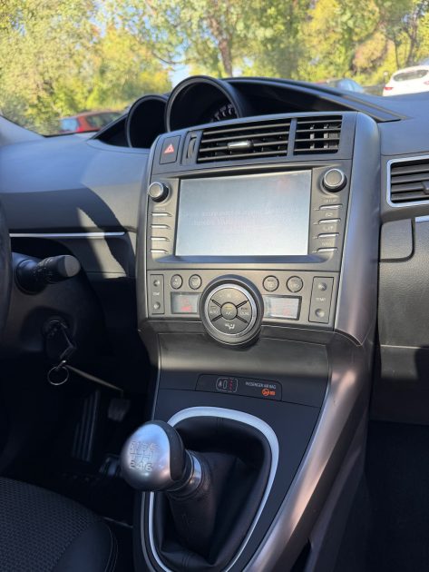 TOYOTA VERSO 112 D-4D SKYVIEW