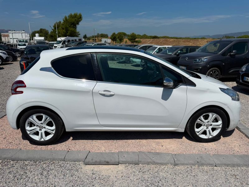 PEUGEOT 208 1.6 VTI 120 ALLURE 2013