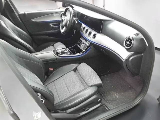MERCEDES CLASSE E 220D 194CH AMG LINE 