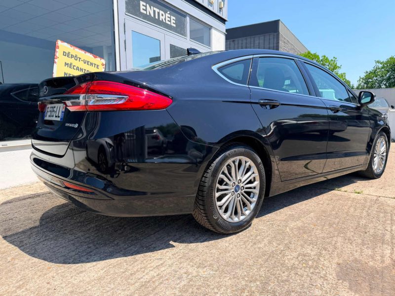 FORD MONDEO HYBRID 187 TITANIUM BVA PH2 2022
