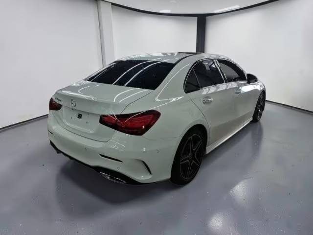 MERCEDES CLASSE A BERLINE 200D 150CH AMG LINE PANO 