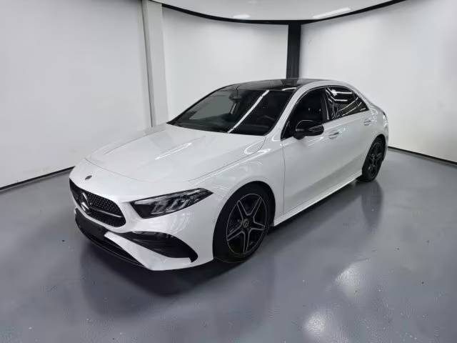 MERCEDES CLASSE A BERLINE 200D 150CH AMG LINE PANO 