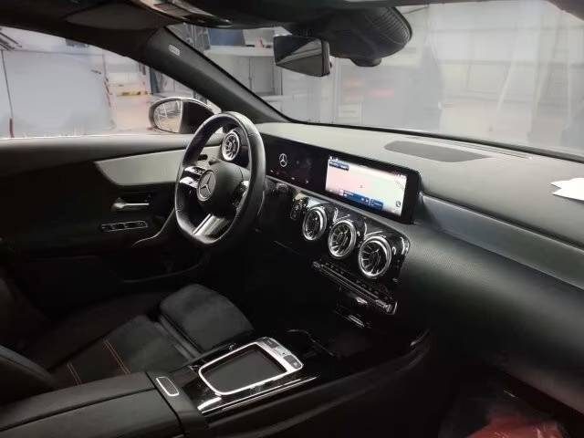 MERCEDES CLASSE A BERLINE 200D 150CH AMG LINE PANO 