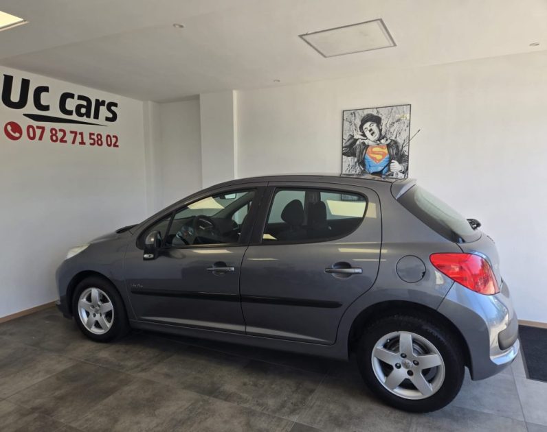 PEUGEOT 207  2009