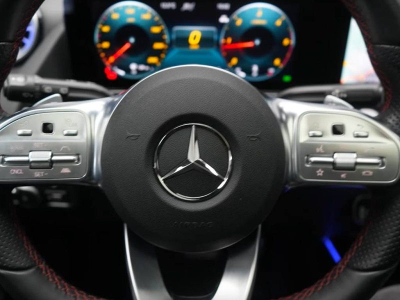  MERCEDES-BENZ GLA 220 D AMG LINE 2023