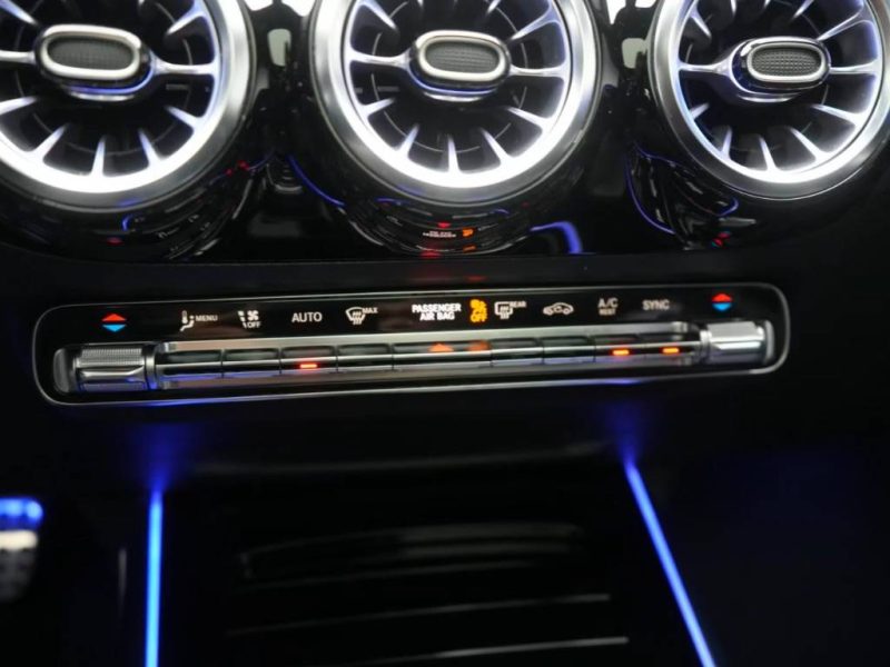  MERCEDES-BENZ GLA 220 D AMG LINE 2023