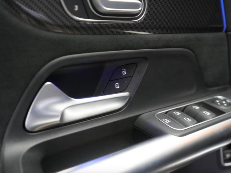  MERCEDES-BENZ GLA 220 D AMG LINE 2023
