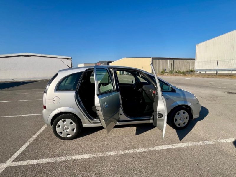 Opel MERIVA Business 1.6-16V 105ch business boîte automatique 